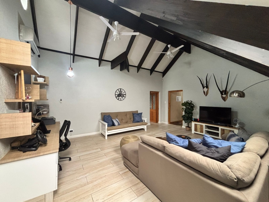 5 Bedroom Property for Sale in Grimbeeck Park North West